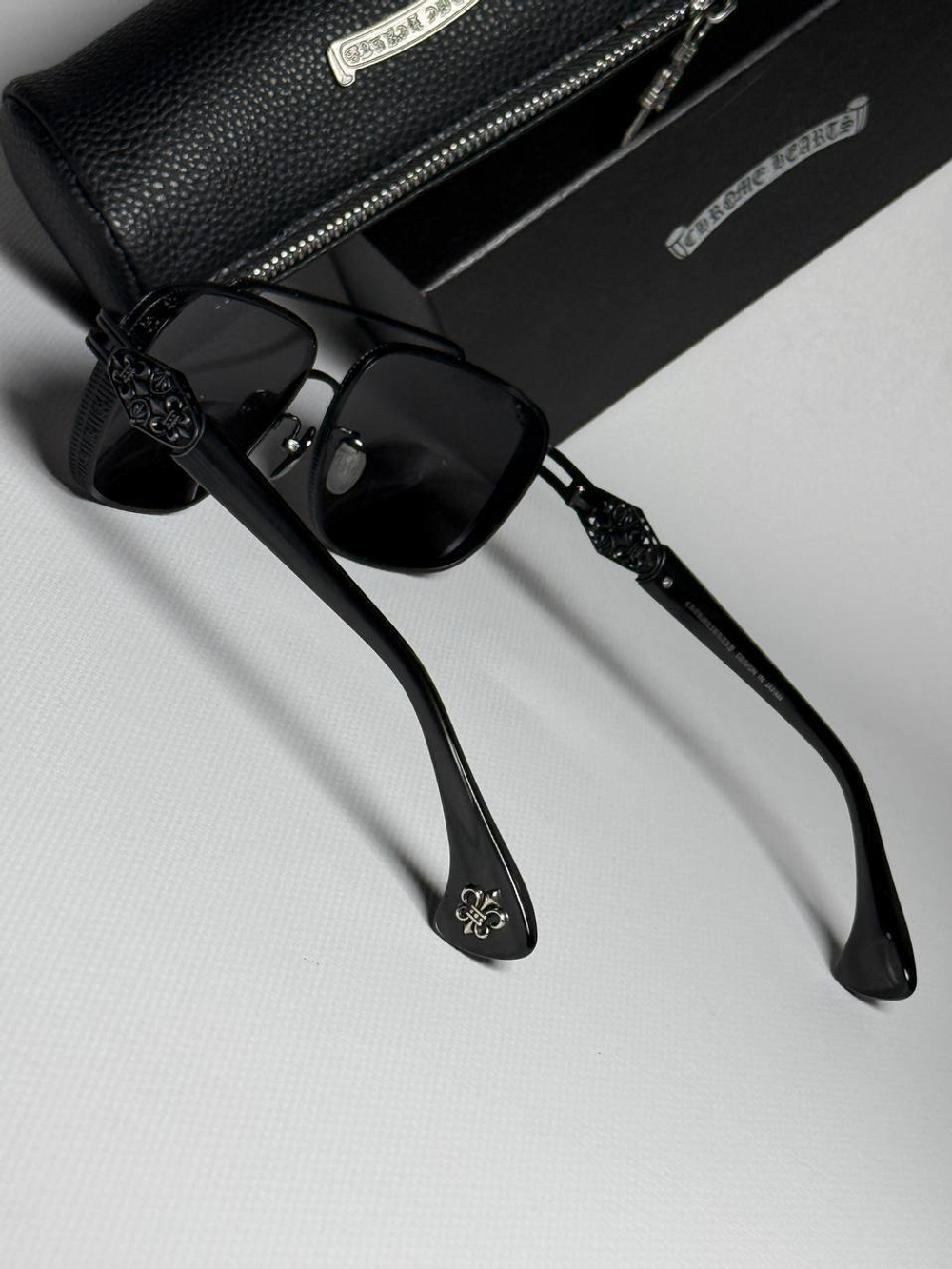 Солнцезащитные очки Chrome Hearts