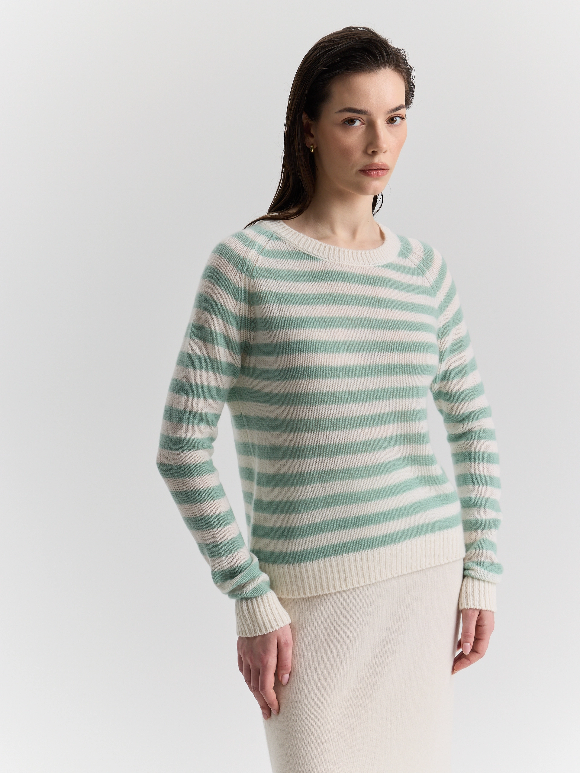 Свитер в полоску