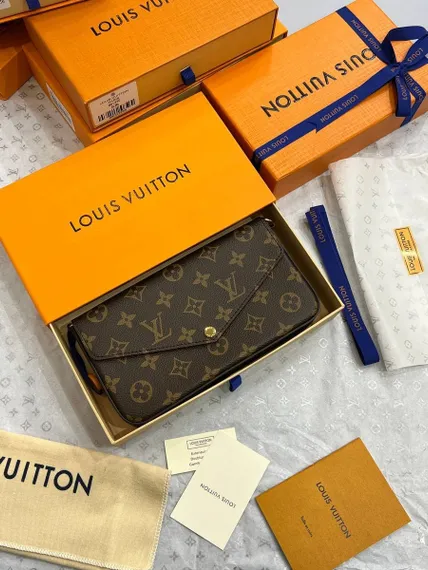 Клатч Louis Vuitton Felicie канва Monogram коричневый