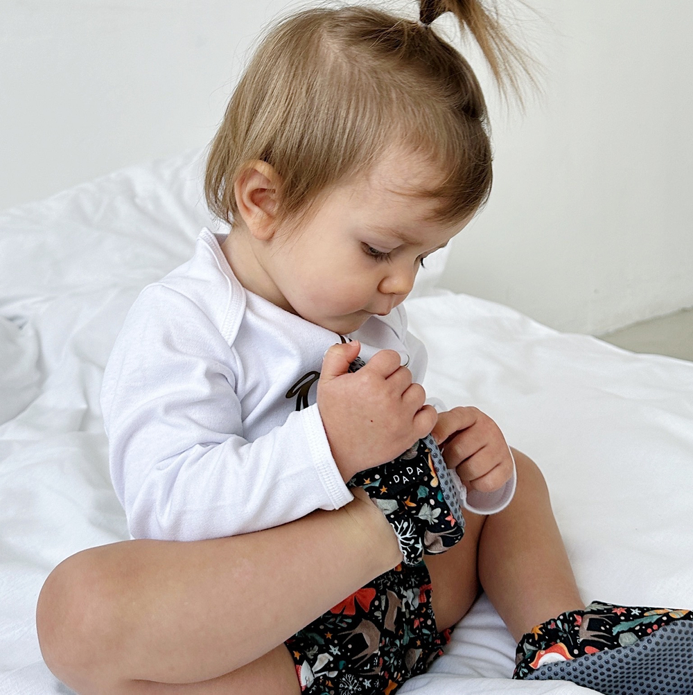 Комплект – боди с новогодним текстом, блумеры и моксы