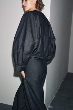 ZARA ДЖИНСОВЫЕ БРЮКИ С ЗАЩИПАМИ — ZW COLLECTION, СИНИЙ