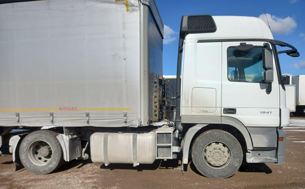 Mercedes-Benz ACTROS 4x2 Седельный тягач 1841 LS (Дизельный, 12 л, 408 л.с., АТ)