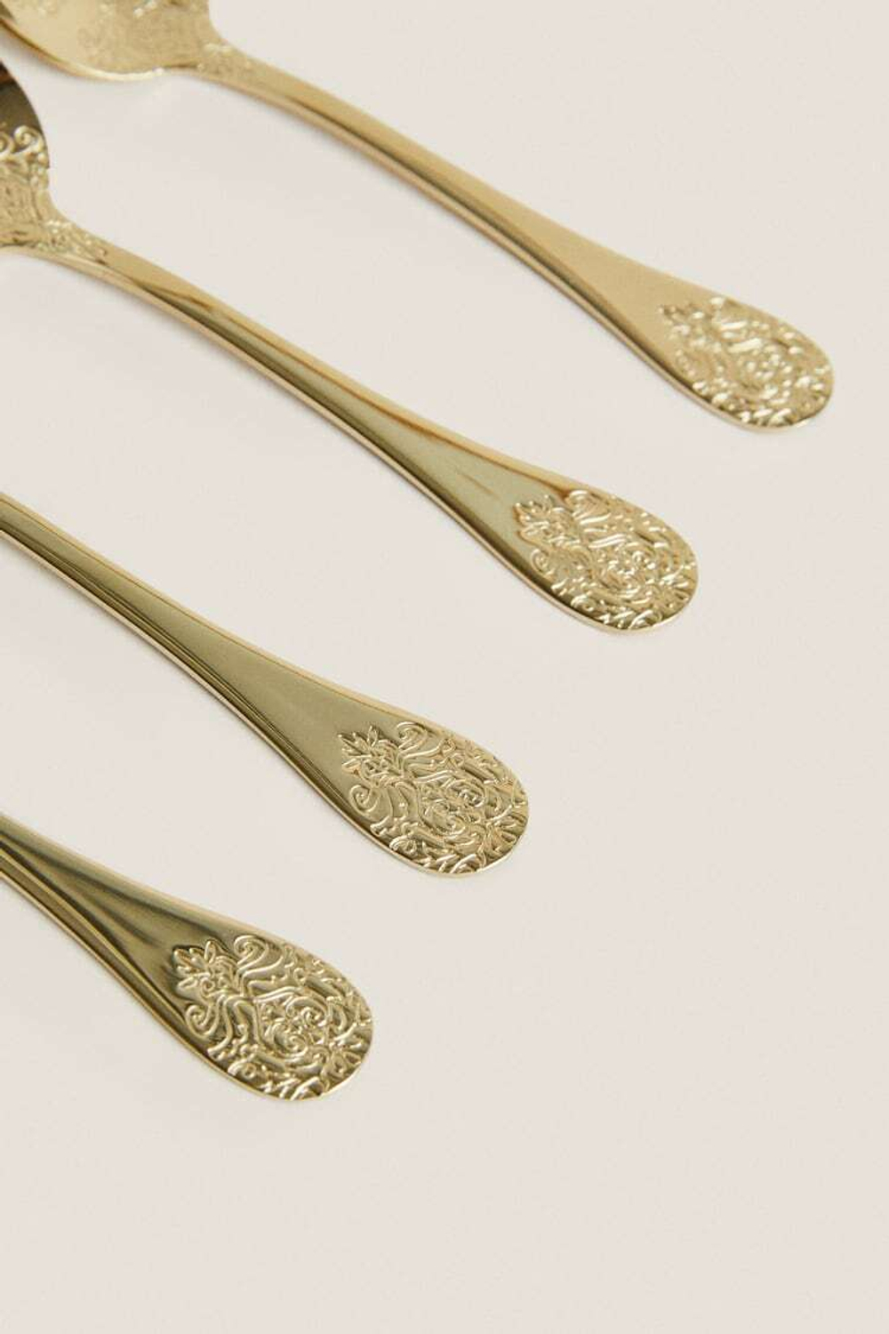 ZARA HOME НАБОР ЧАЙНЫХ ЛОЖЕК С РЕЛЬЕФНЫМ УЗОРОМ, ЗОЛОТОЙ