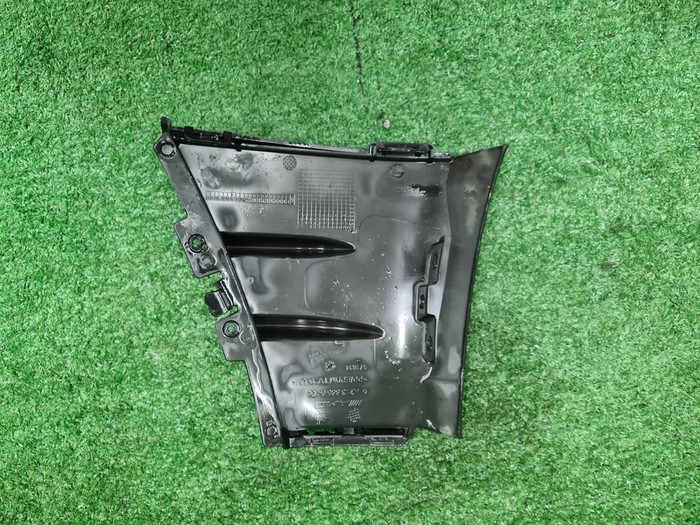 Воздуховод передний RH Mercedes E W213 (20-23) AMG