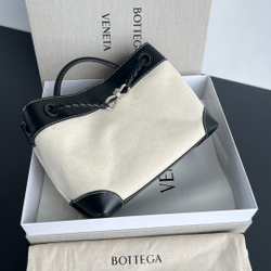 Bottega Veneta Medium Andiamo 32 cm