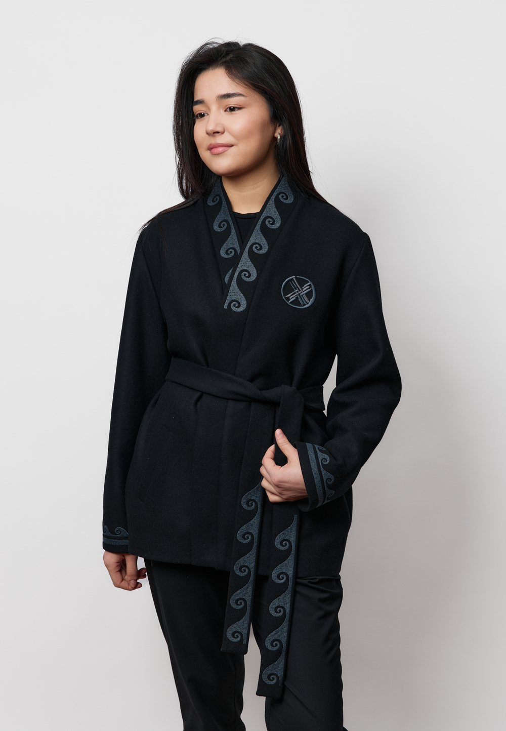 Шапан шерстяной женский OYU TOLQYN BLACK GREY