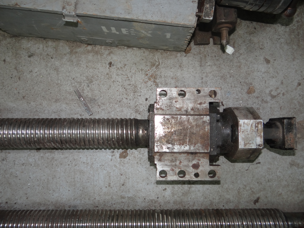 Шарико-винтовая пара ШВП L= 1810 мм Tr 68х10 в сборе