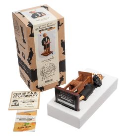 FO-84011 Статуэтка мал. «Адвокат» (The Lady Lawyer. Forchino)