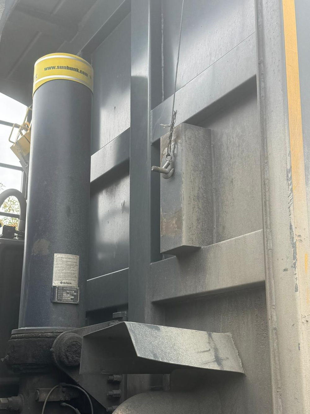 FAW J6 8x4 Самосвал CA3310P66K24T4E5 (Дизельный, 11,1 л, 420 л.с., МТ)