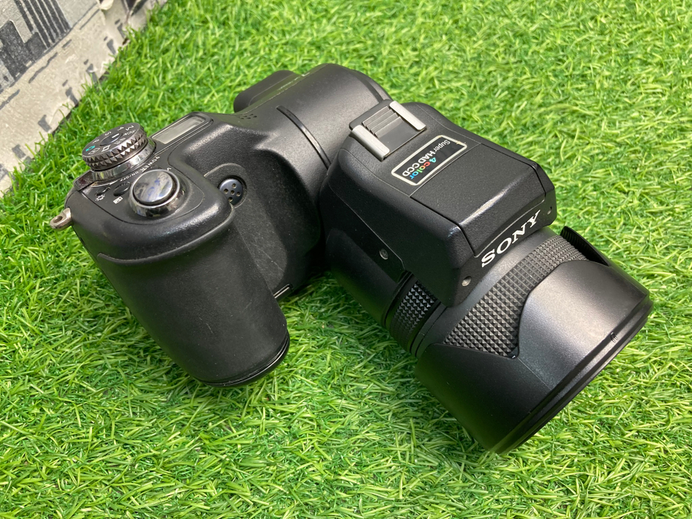 Sony Cyber-shot DSC-F828