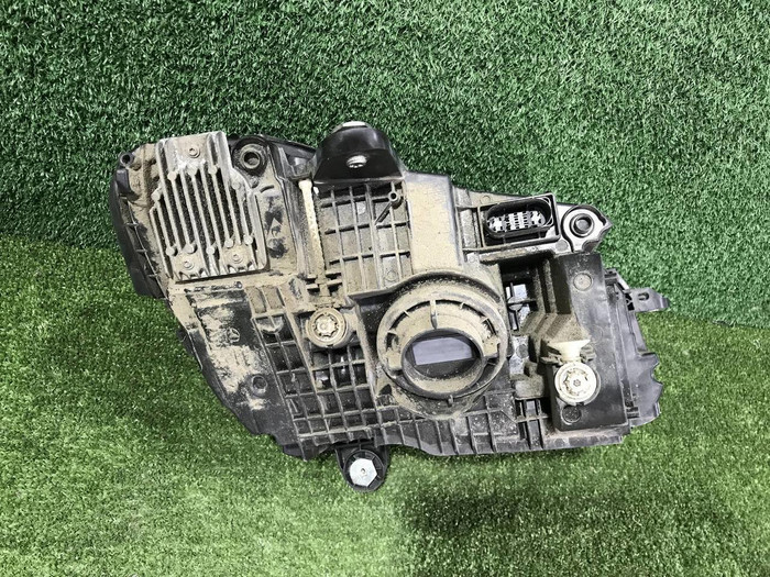 Фара левая Mercedes C w205 (2018-2023) LED