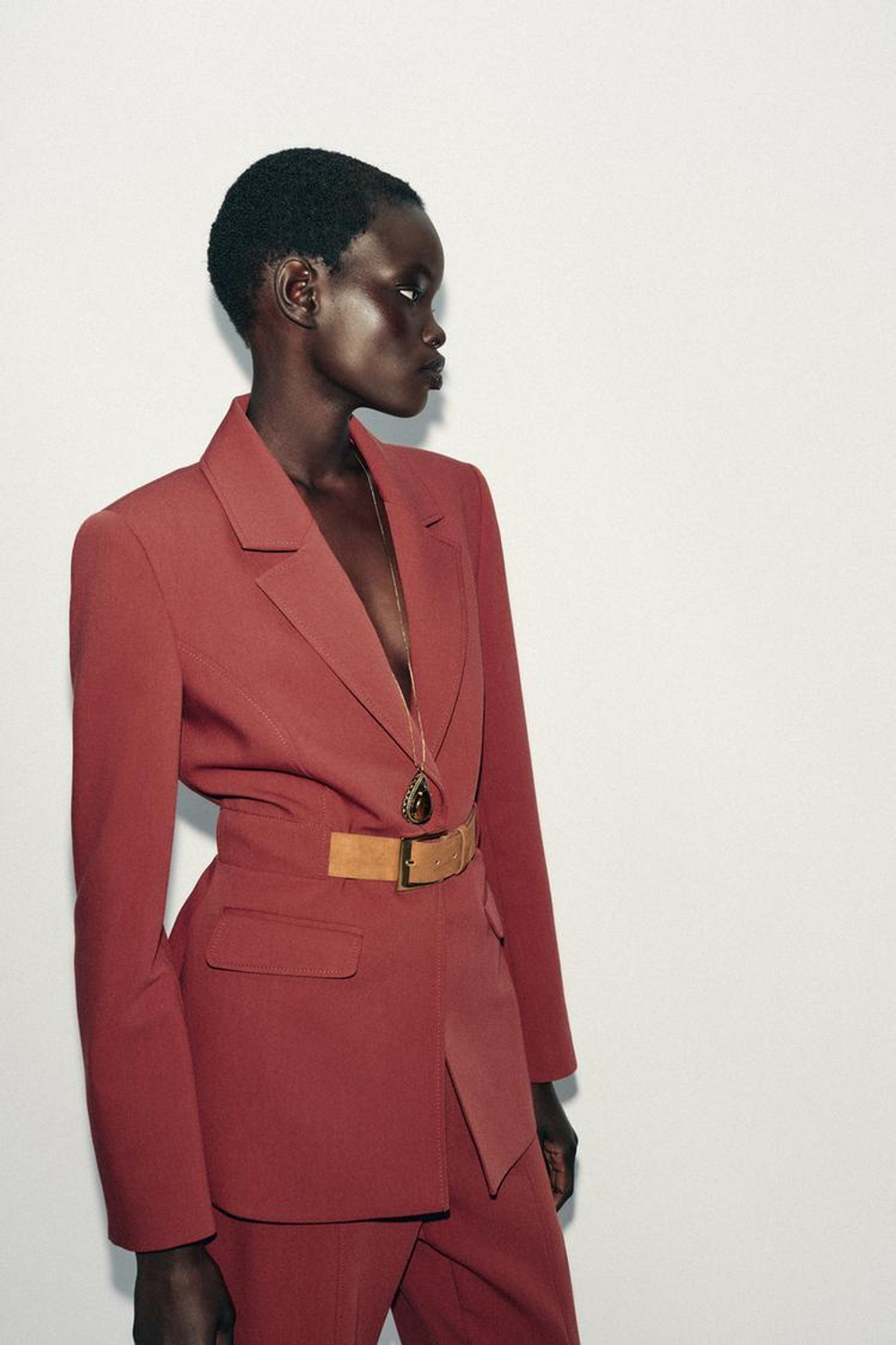 ZARA БЛЕЙЗЕР С ШИРОКИМ РЕМНЕМ, МАРСАЛА