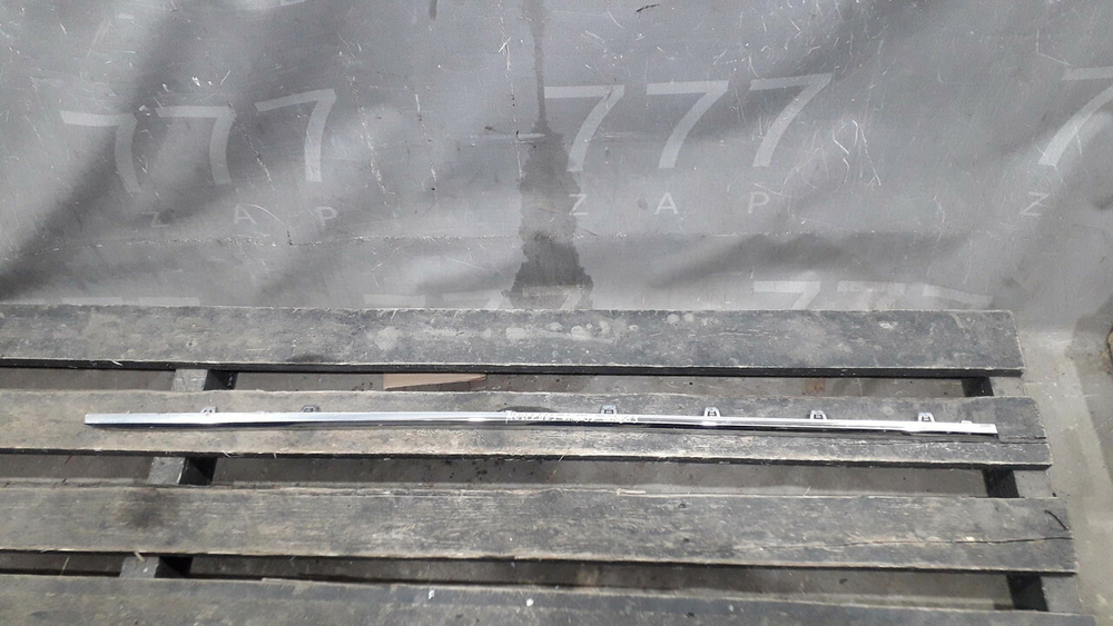 Накладка порога левая Mercedes E (W213)  Б/у Оригинал A2136980162