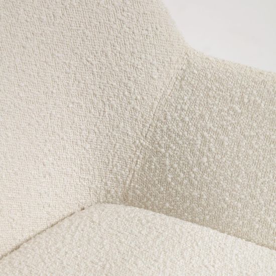 Стул Konna из белой ткани букле с ножками из массива ясеня La Forma Испания 