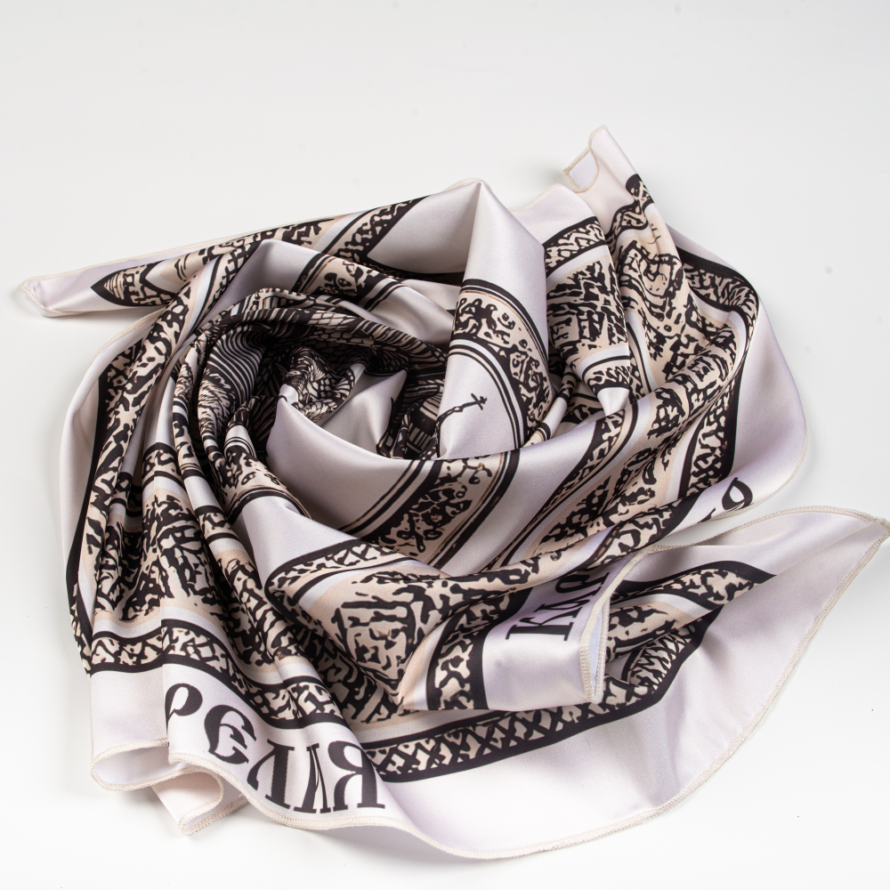 Шейный платок «Карельская церковь», 70×70 см