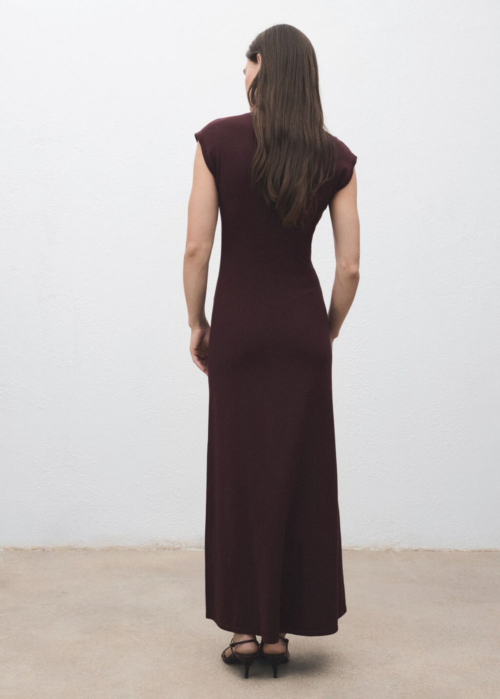 Трикотажное платье с воротником perkins