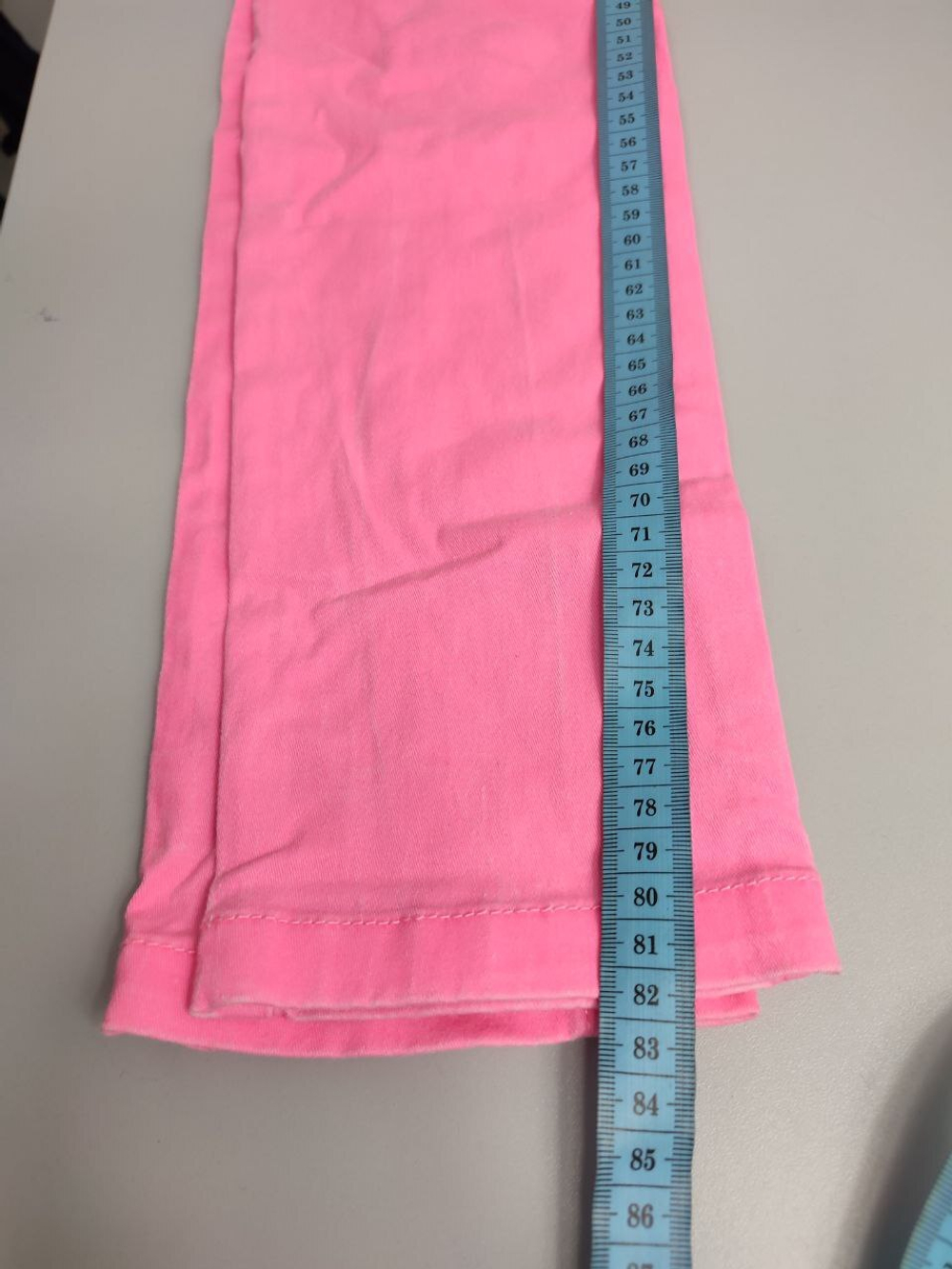 Джинсы  Only яркого цвета 40 размер