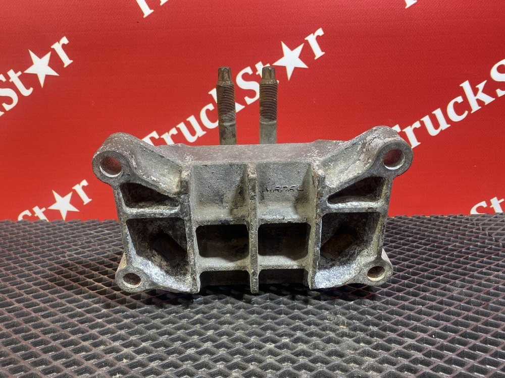 Подушка двигателя задняя