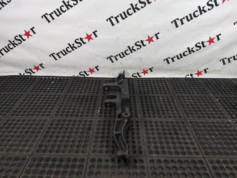 Кронштейн пневморессоры задний правый 2023г