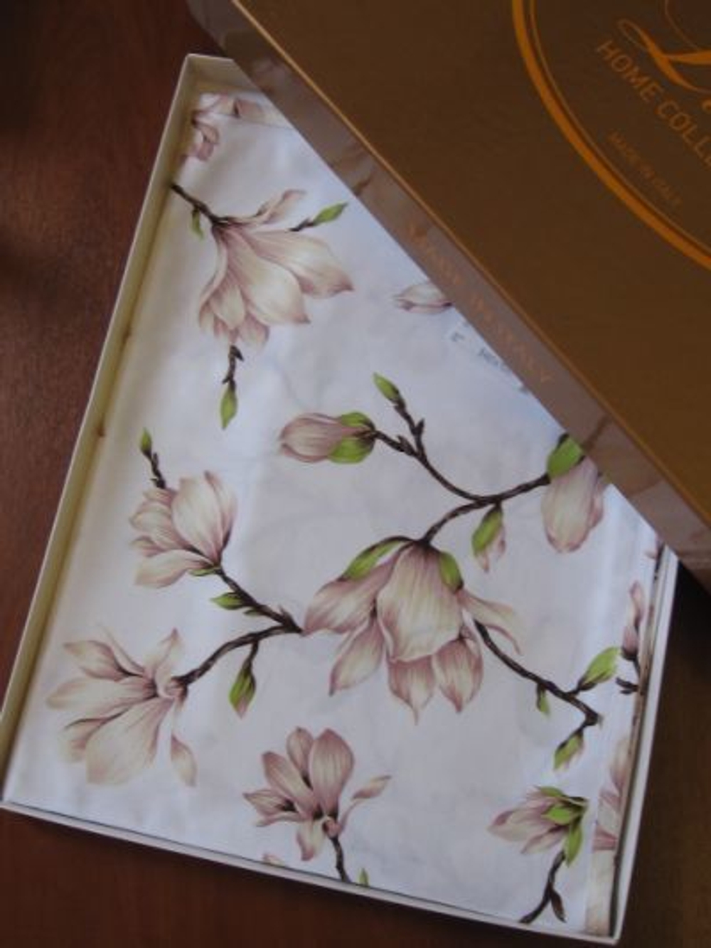 Скатерть 180x270 Anna Maria 3072 Magnolia Avorio