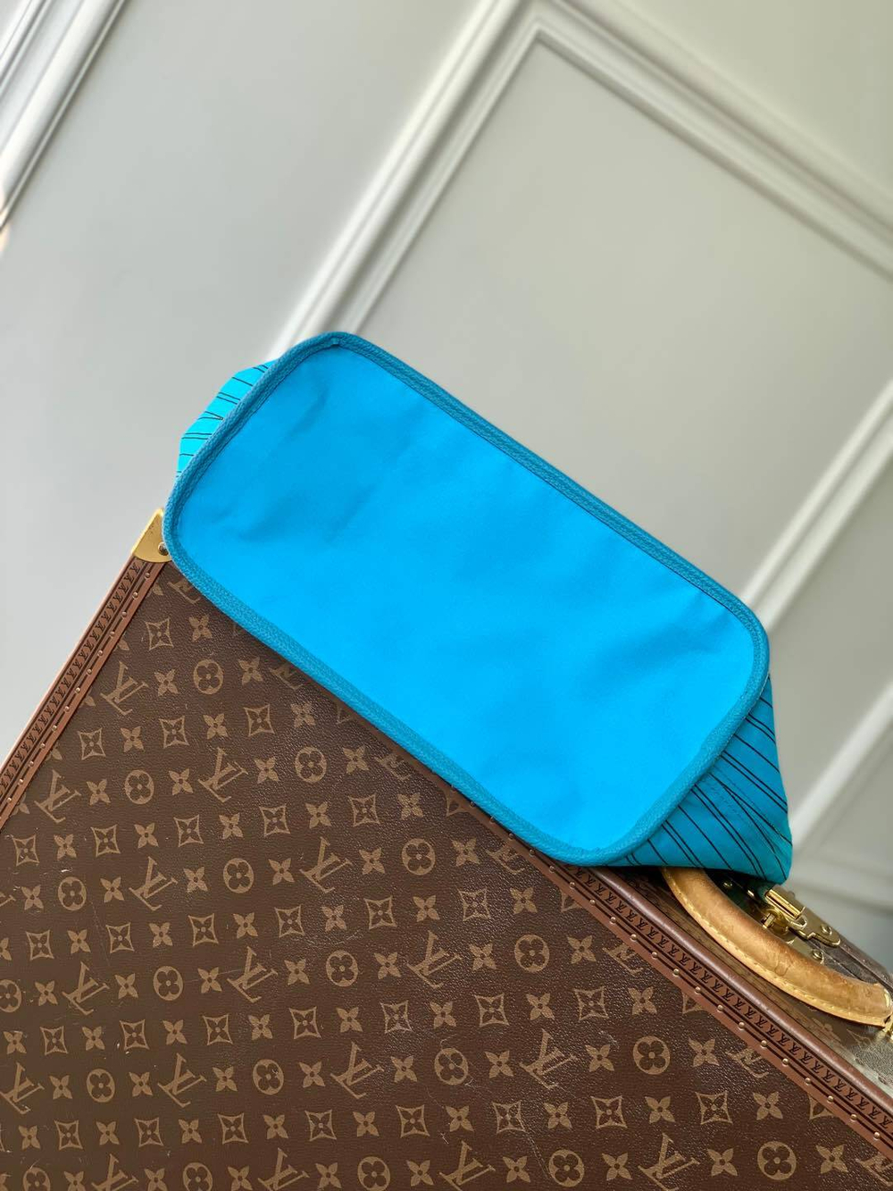Louis Vuitton Neverfull Bandouliere Inside Out MM