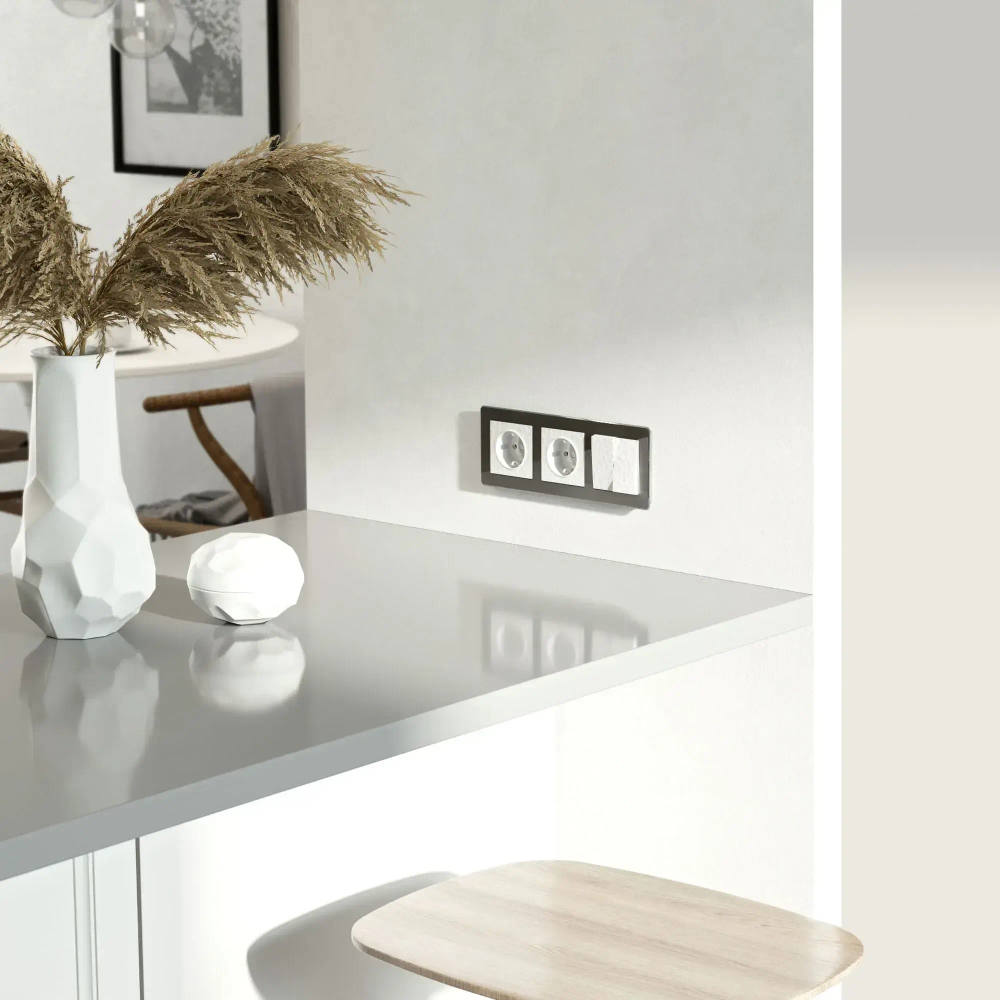 Розетка с заземлением Hammer (белый) W1271001