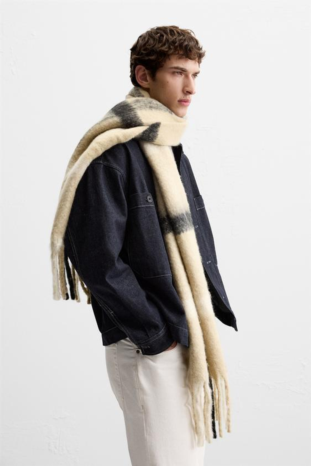 ZARA ШАРФ ИЗ РЕЛЬЕФНОЙ ТКАНИ С БАХРОМОЙ, БЕЖЕВЫЙ