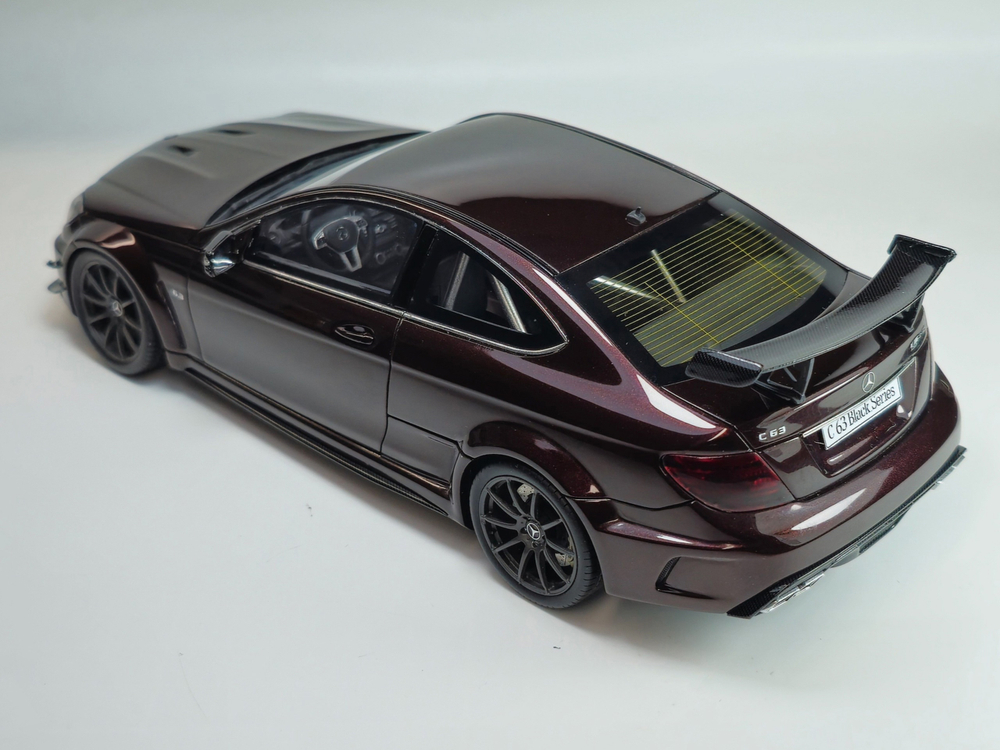 Краска лаковая HobbyLink Mercedes-Benz Rubellite Red Metallic HP-2207