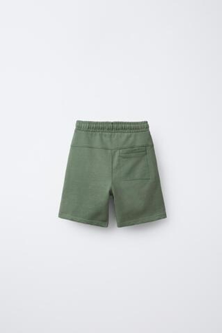ZARA КРАШЕНЫЕ ШОРТЫ, ЛИНЯЛЫЙ ЗЕЛЕНЫЙ