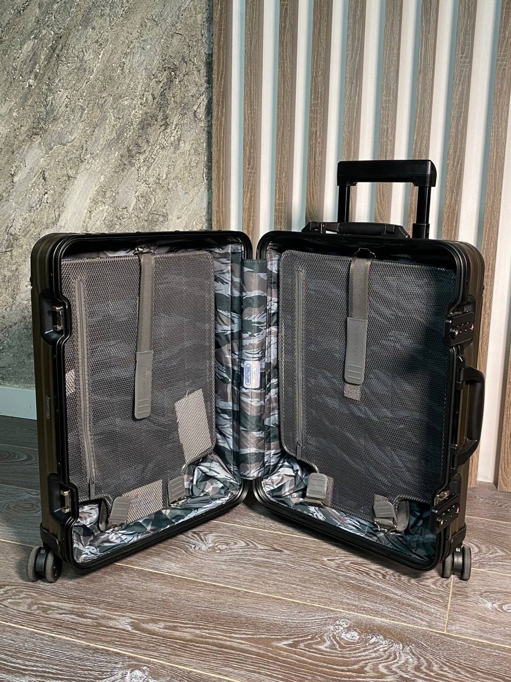 Чемодан Rimowa