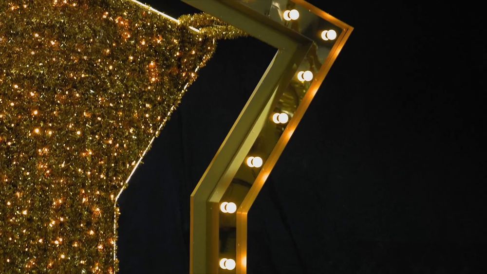 Светодиодная конструкция - фотозона "Золотая звезда"