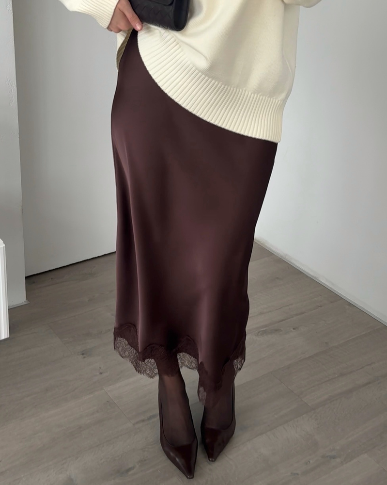 Юбка атласная с кружевом