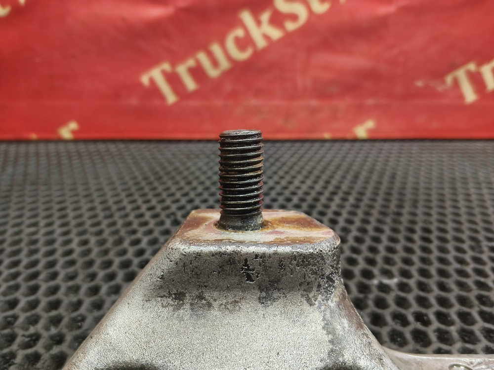 Кронштейн бака AdBlue 2013г.