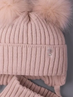 Шапка зимняя детская с помпонами и манишка