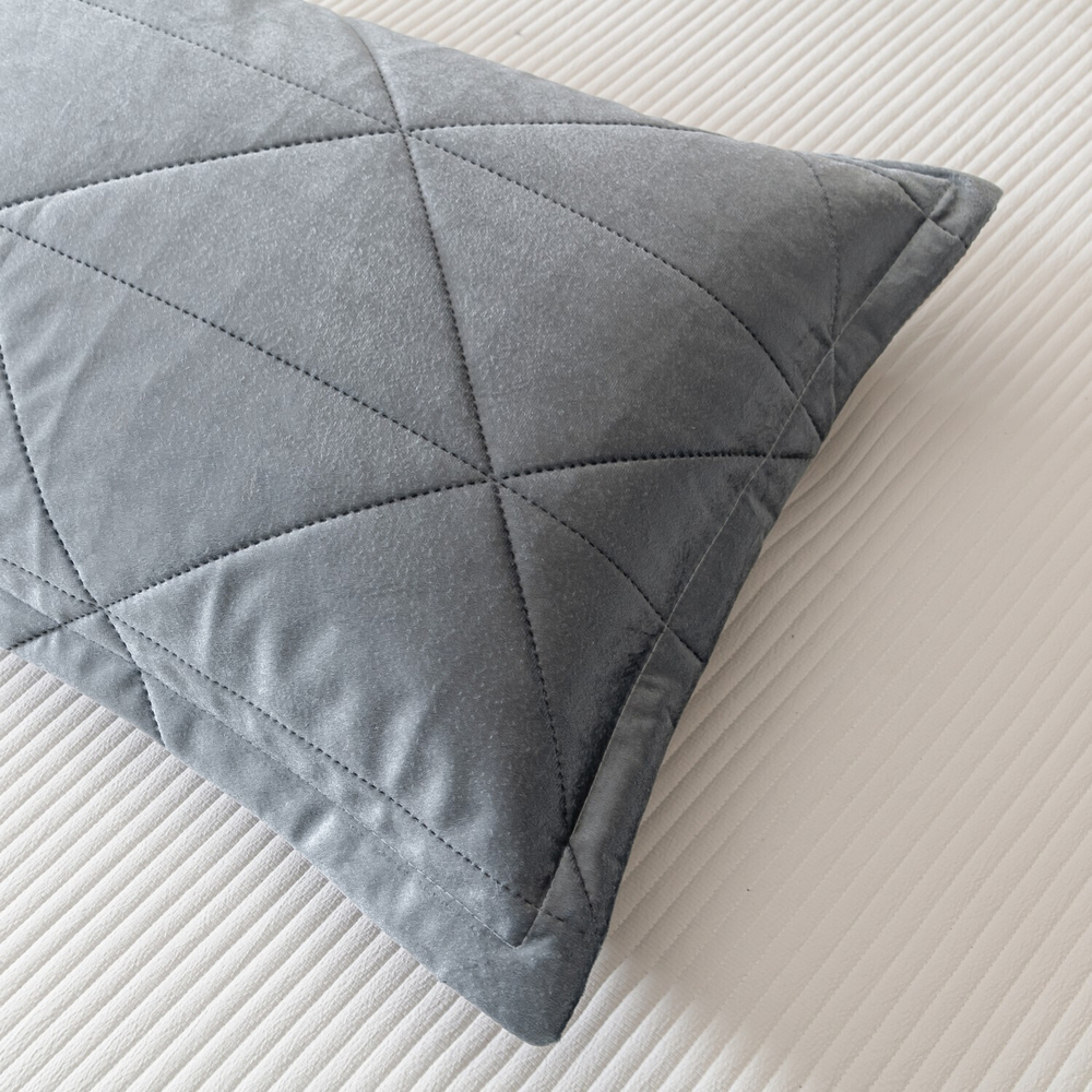 Велюровое покрывало в клетку OVL038