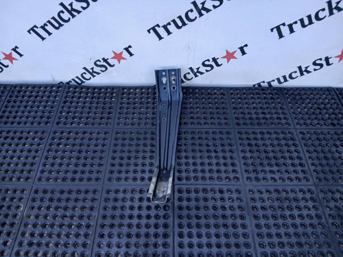 Кронштейн крыла переднего правого 2022г.