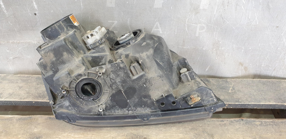 Фара левая ксенон Suzuki Grand Vitara 2 (JT) 05-15 Б/У Оригинал 10059088