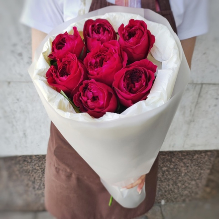 Букет из 7 ароматных пионовидных роз сорта "Tess"