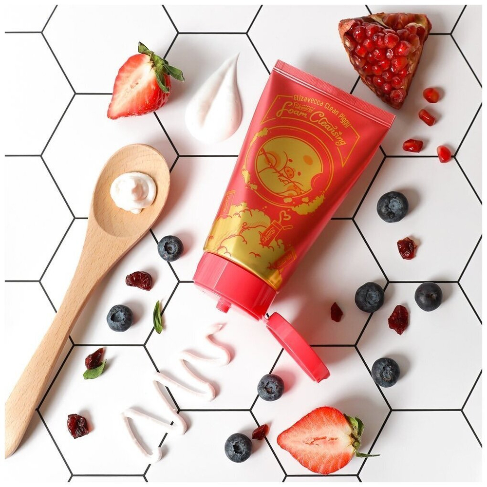 Ягодная пенка для умывания Elizavecca Clean Piggy Pinkenergy Foam Cleansing 120 мл.