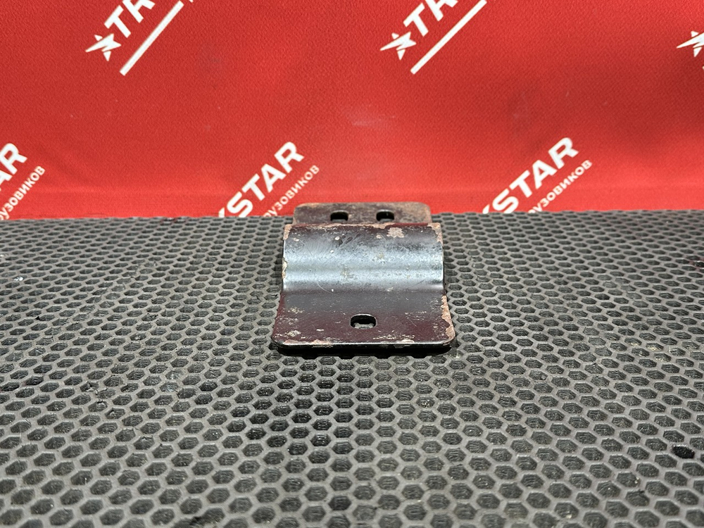 Кронштейн крыла заднего