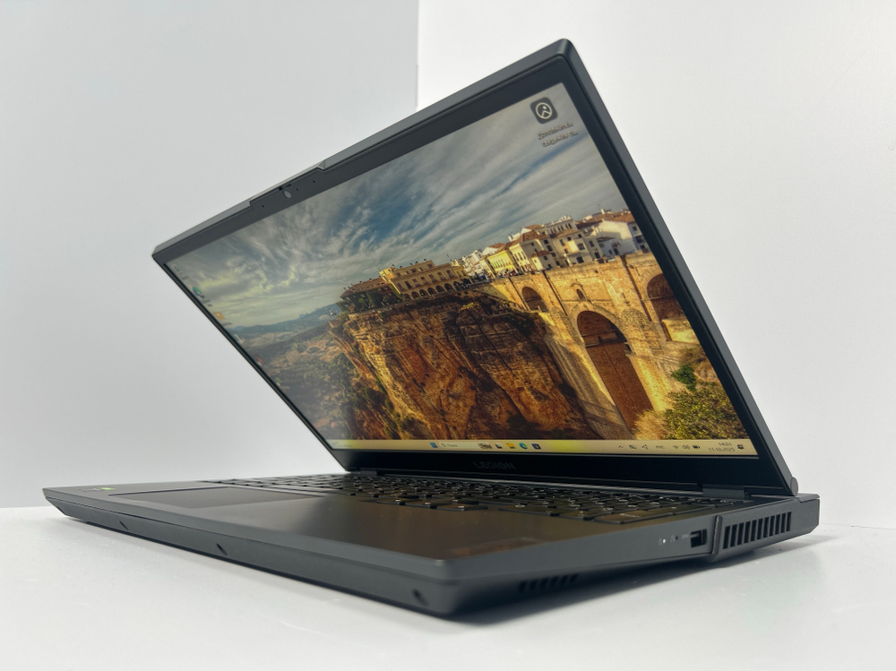 Ноутбук Lenovo Legion 5 15IMH6 (82NL0000RU) 15.6"/Intel Core i5 10500H/RAM 16 GB/SSD 512 GB/GeForce RTX 3050 4GB/1920x1080/IPS/Windows 11/Подсветка кл-ры: LED/черный. Состояние: B1