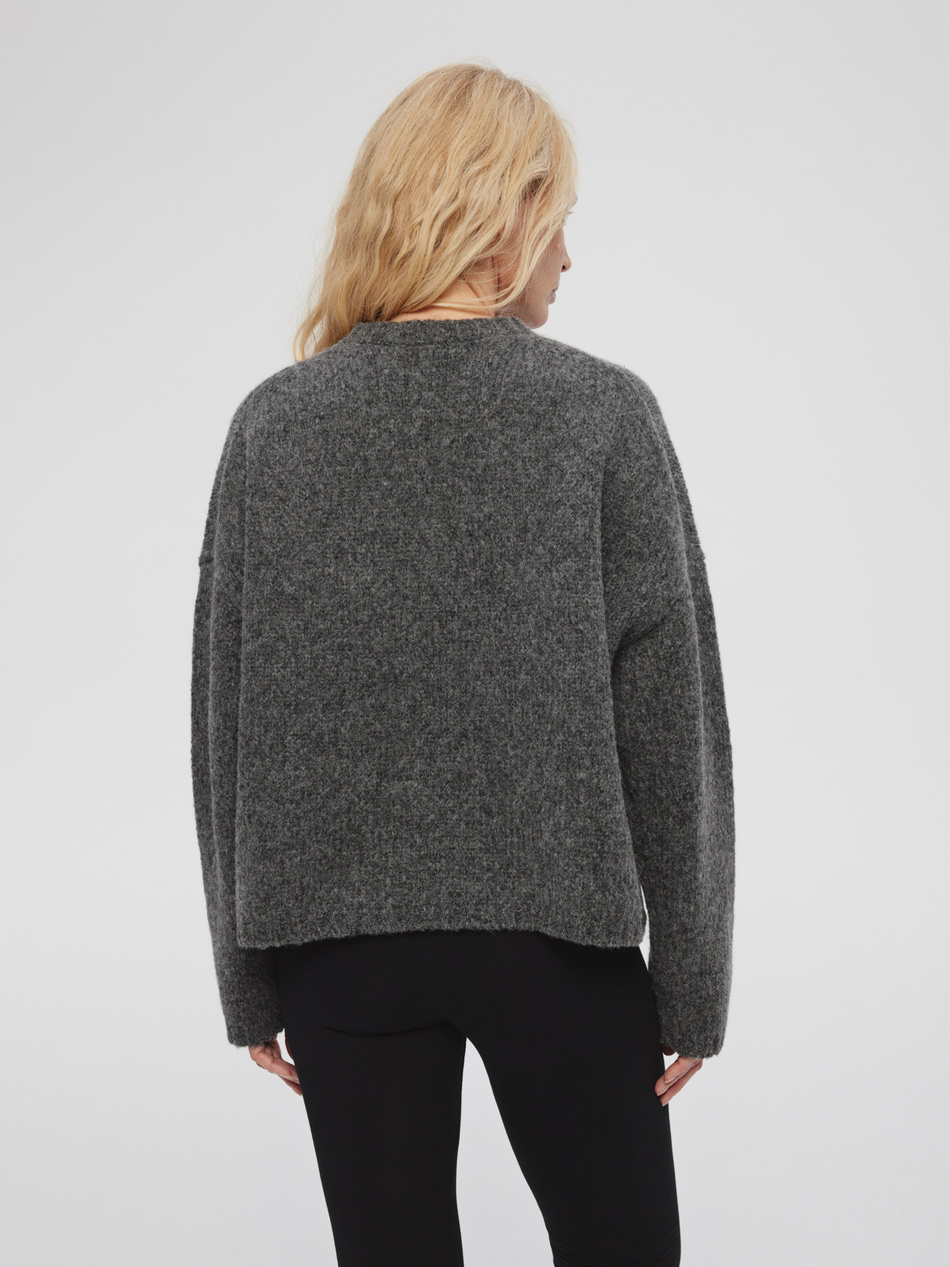 Свитер V-вырез