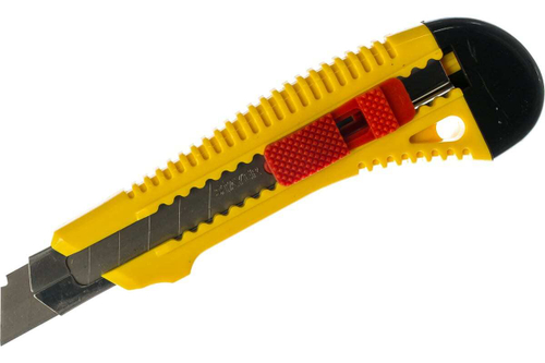 Упрочненный нож с металлической направляющей и сдвижным фиксатором Stayer FORCE-M сегментированные лезвия 18 мм 0913_z01