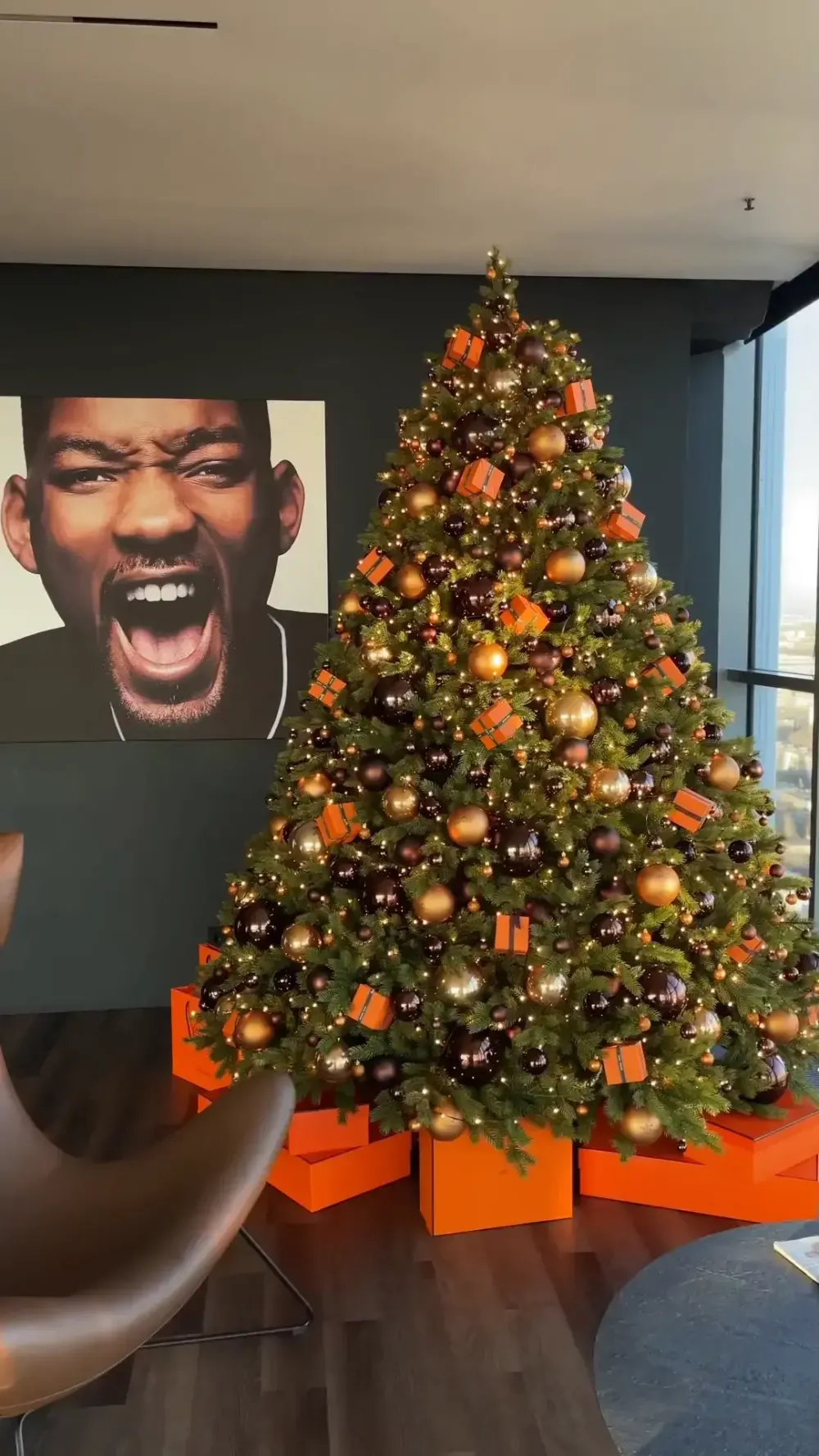 Елка с гирляндой «Эрмитажная» (Литая хвоя) от 1,5 м до 2,7 м