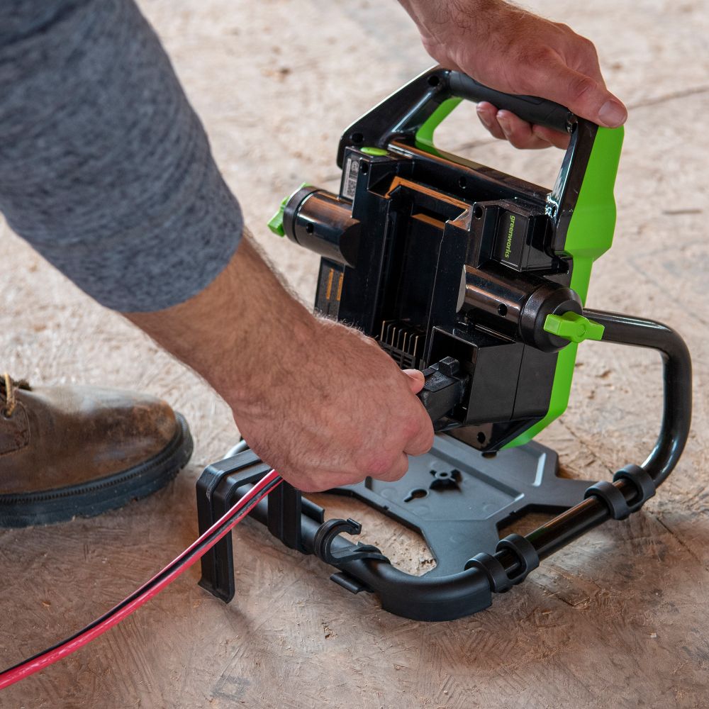 Фонарь светодиодный Greenworks, G24WL, 24В / 220В, 3401307 без АКБ и ЗУ