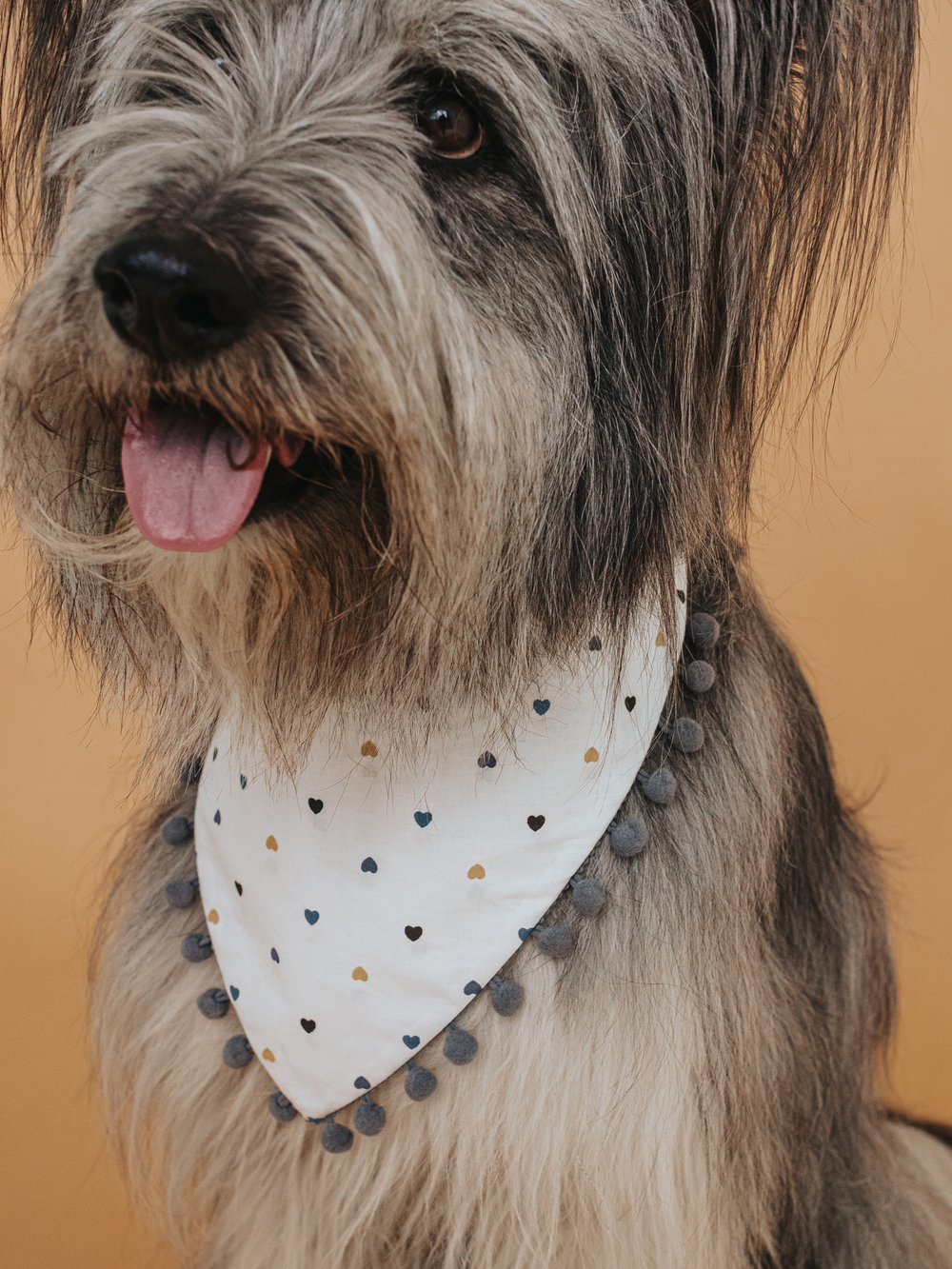 Бандана серая с сердечками