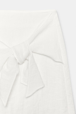 ZARA МИНИ-ЮБКА-ШОРТЫ С УЗЛОМ, БЕЛЫЙ