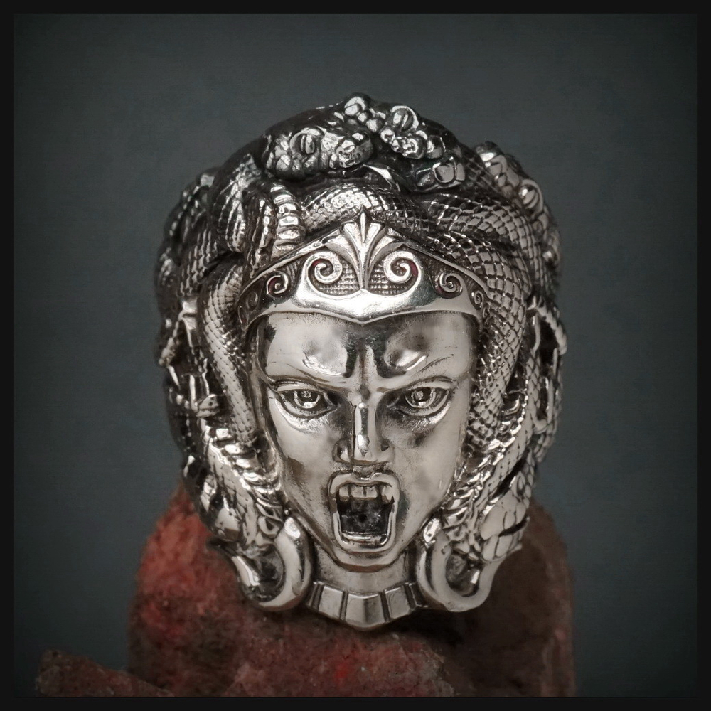 Кольцо "Медуза Горгона" мельхиор , 19 - 21 р