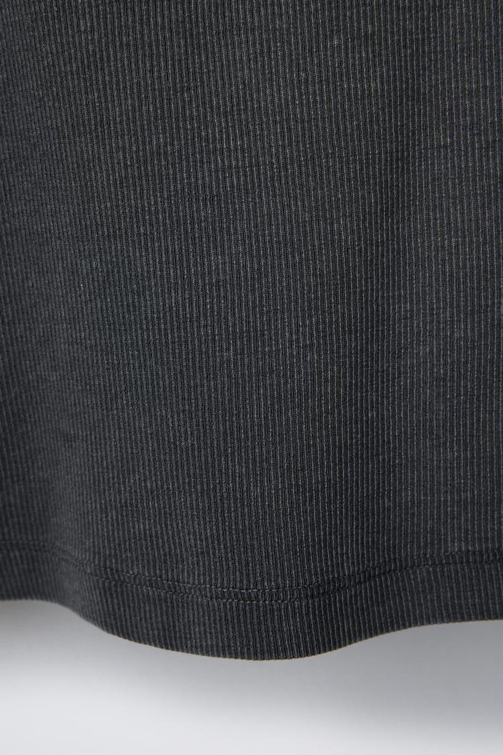 ZARA ТОП С ЭФФЕКТОМ ПОТЕРТОСТИ И ДЕТАЛЯМИ В РУБЧИК, АНТРАЦИТОВО-СЕРЫЙ