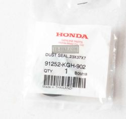 91252-KGH-902. DUST SEAL, 23X37X7 (NOK)